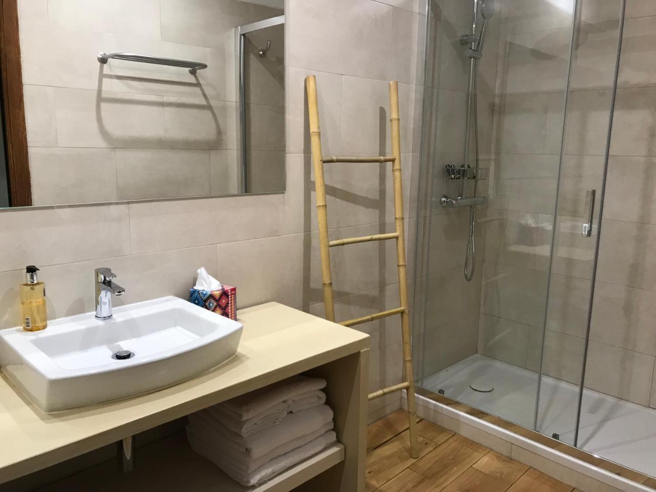 Hostal De Bianya Ла-Валь-де-Бианья Экстерьер фото